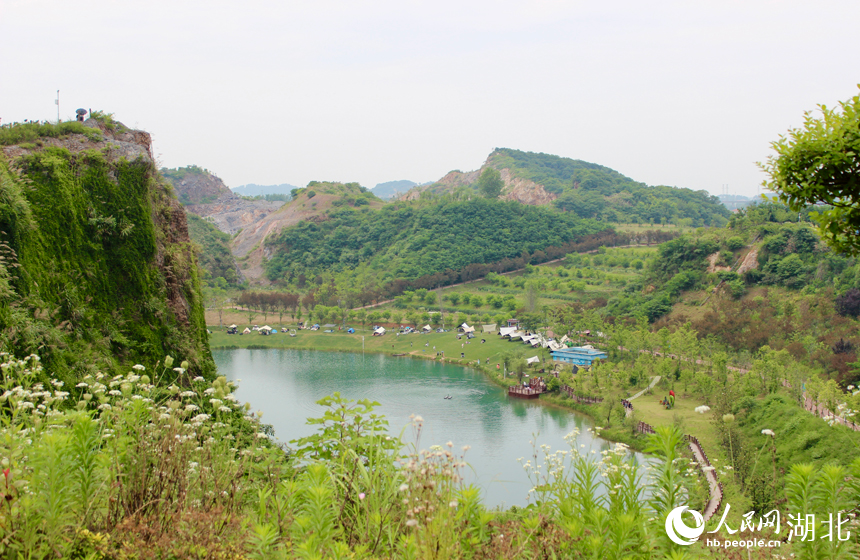 靈山生態(tài)文化旅游區(qū)風景如畫。人民網記者 張沛攝